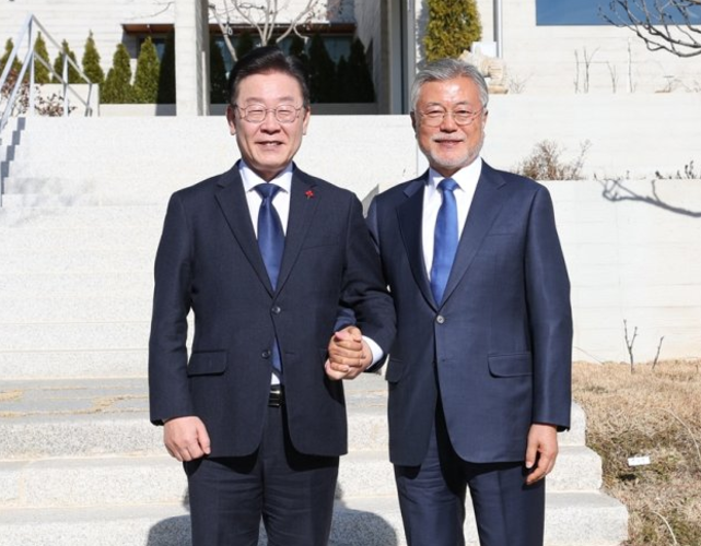 ผู้นำ DPK และอดีตประธานาธิบดีแบ่งปันความกังวลเกี่ยวกับวิกฤตที่เกาหลีใต้เผชิญ